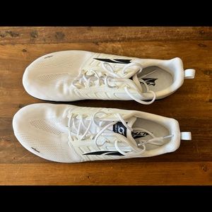 Altra mens sneakers.